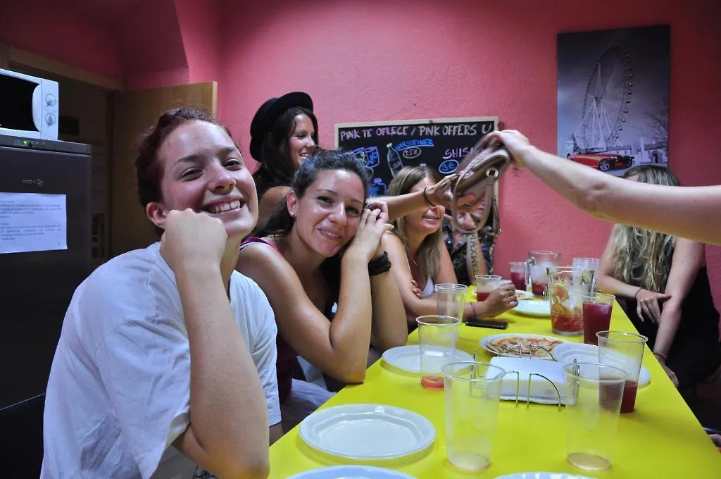 Pink House Guest House Malaga