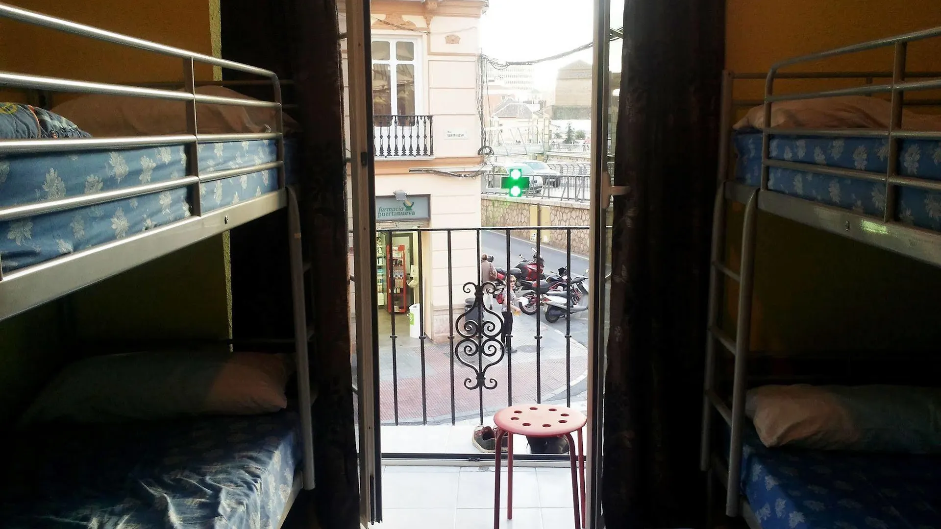 Pink House Guest House Malaga 0*,